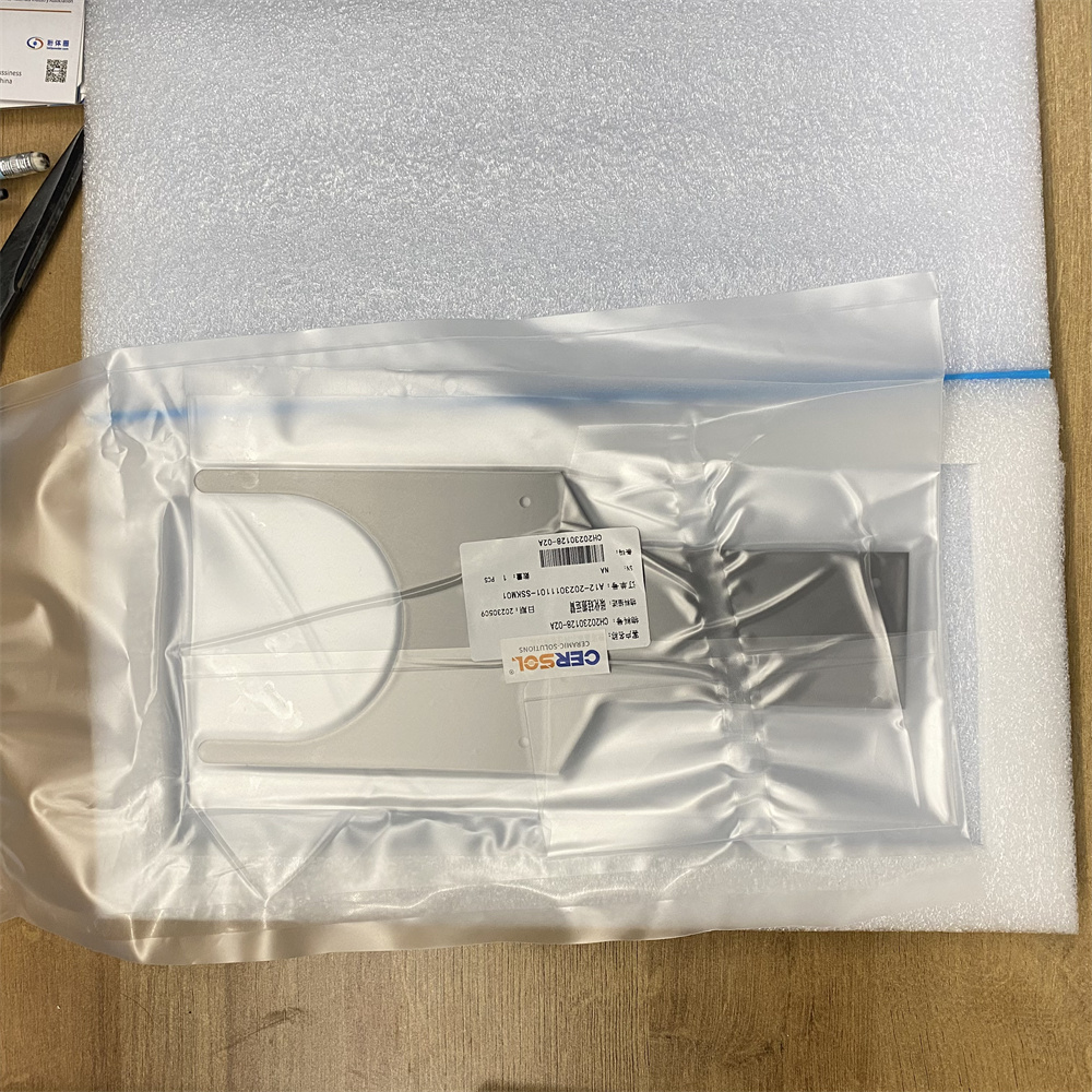 用于晶圆移动的 SiC 臂